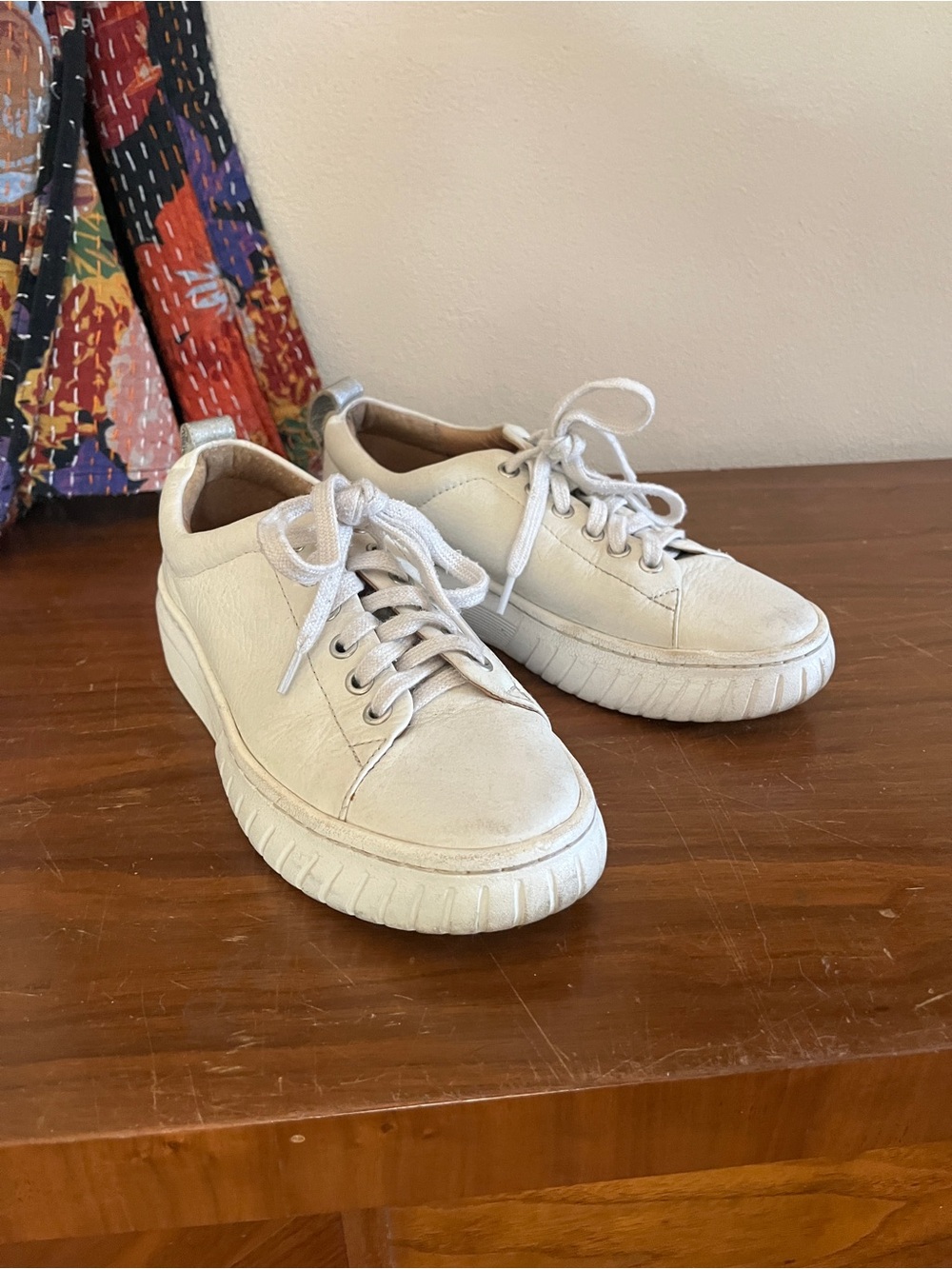 Sofft Women's White Leather Low-Top Sneakers